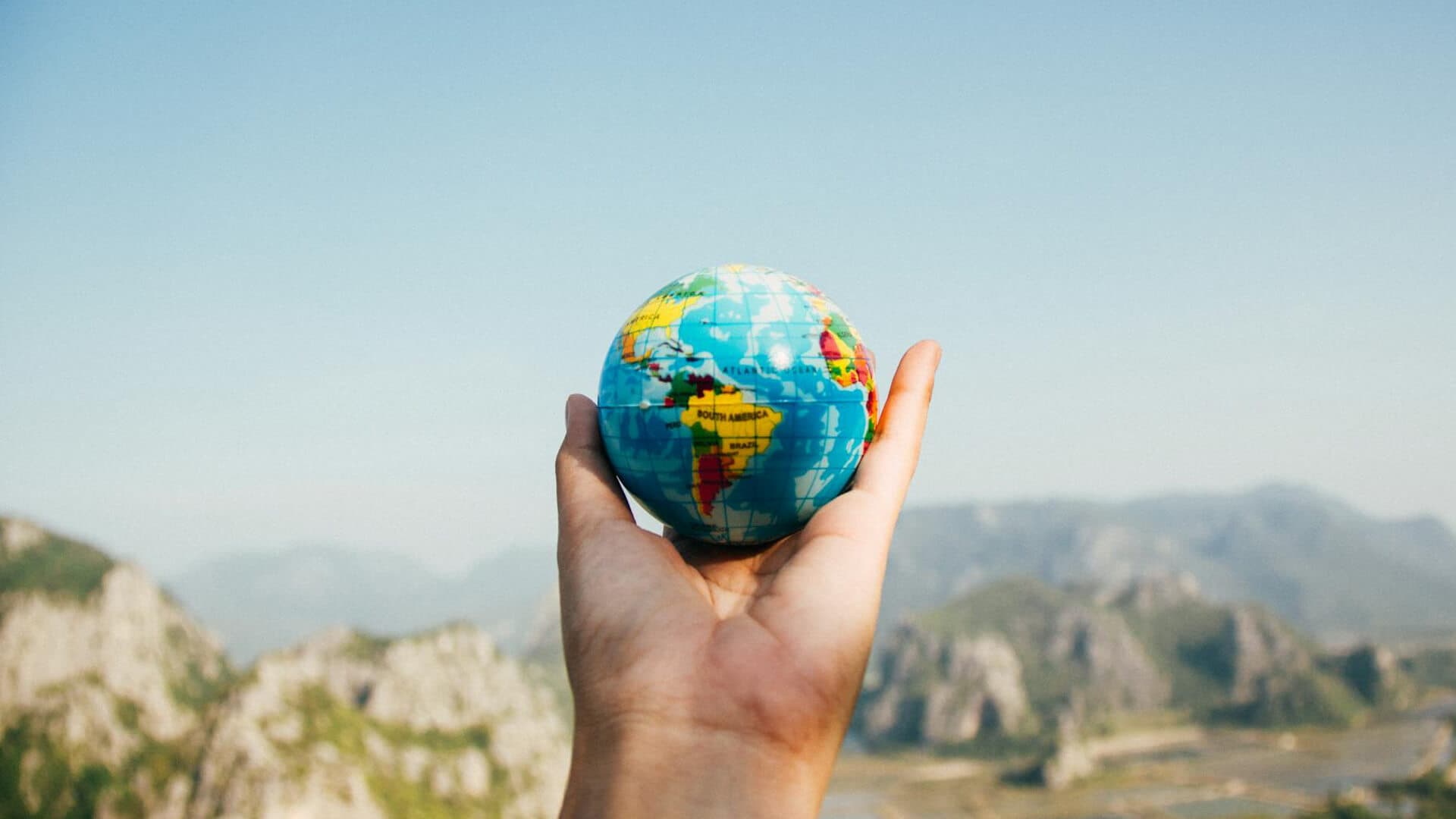 How to travel for free